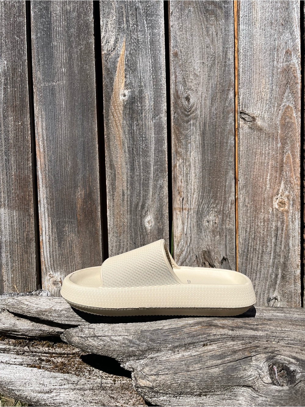 Cushionaire tan slide sandals size 7